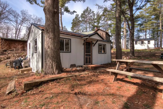 Lincolnwood Resort - The Bass Cabin